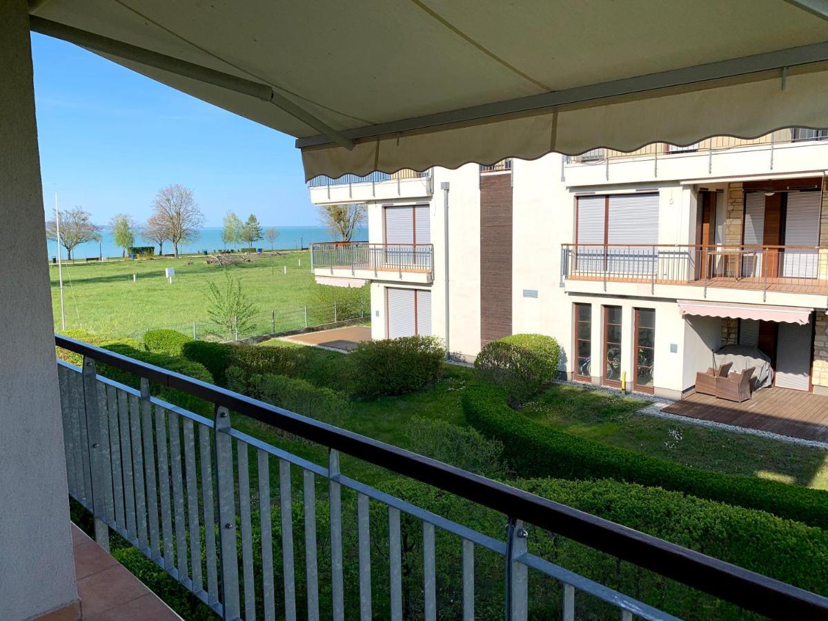 Lakeside Luxury Apartment Замарди Экстерьер фото