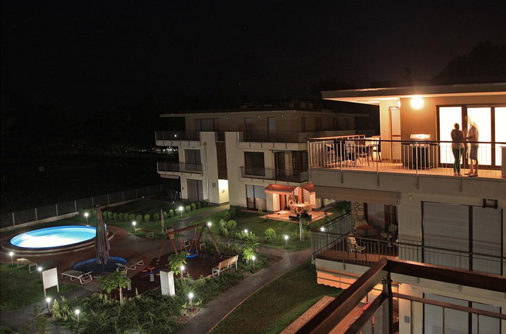 Lakeside Luxury Apartment Замарди Экстерьер фото