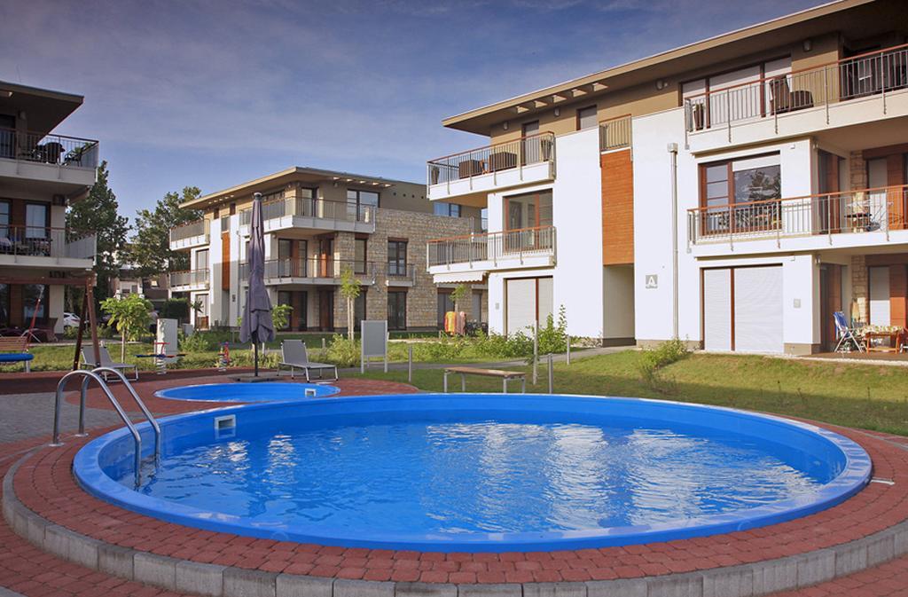 Lakeside Luxury Apartment Замарди Экстерьер фото